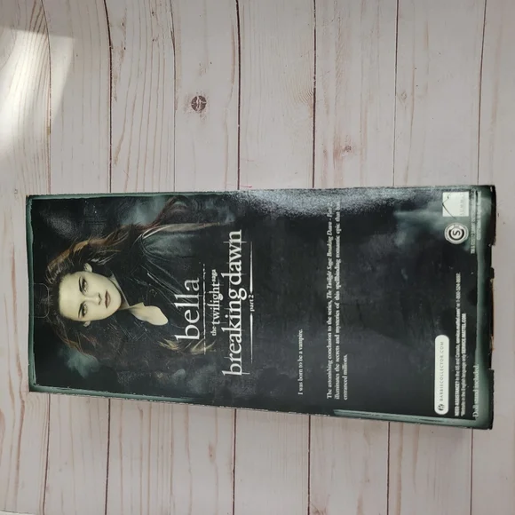 Barbie Twilight Breaking Dawn Part 2 Bella Doll - Picture 2 of 4